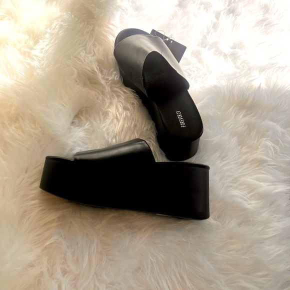 NWT FOREVER 21 PLATFORM SLIDES🦋🦋🦋 - Picture 11 of 11